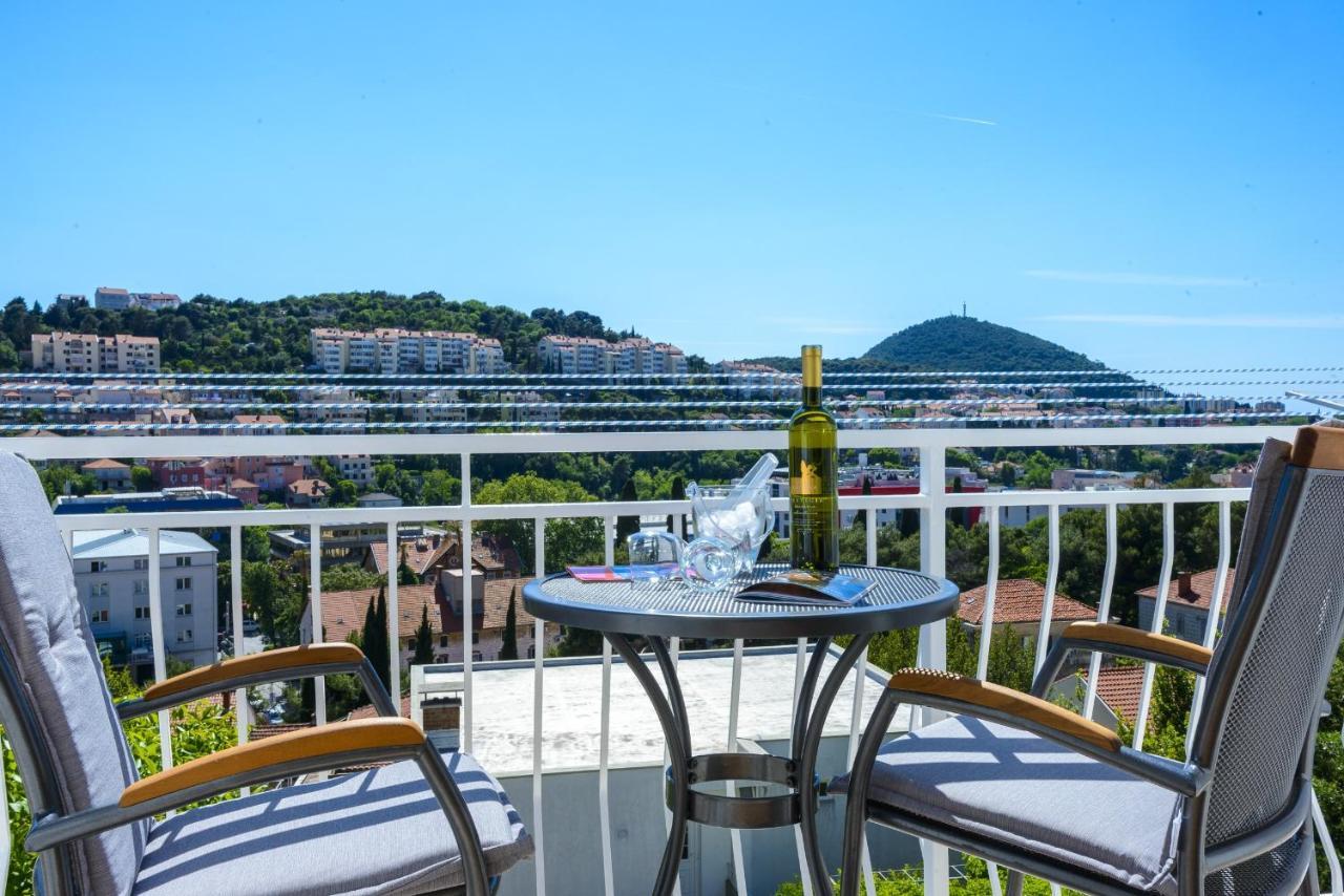Apartment Tija Two Bedroom Apartment With Balcony And Partial Sea View Dubrovnik Exterior photo