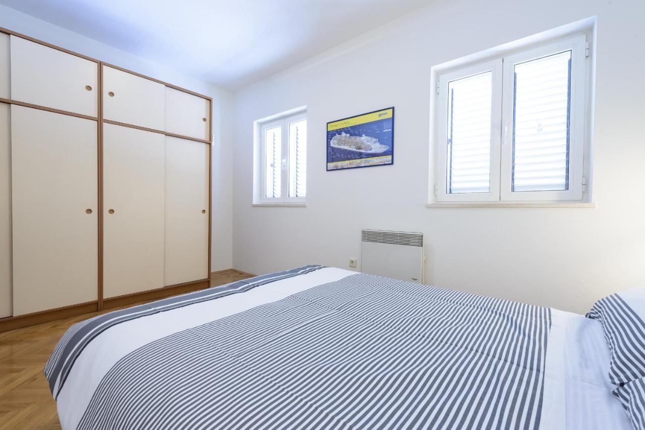 Apartment Tija Two Bedroom Apartment With Balcony And Partial Sea View Dubrovnik Exterior photo